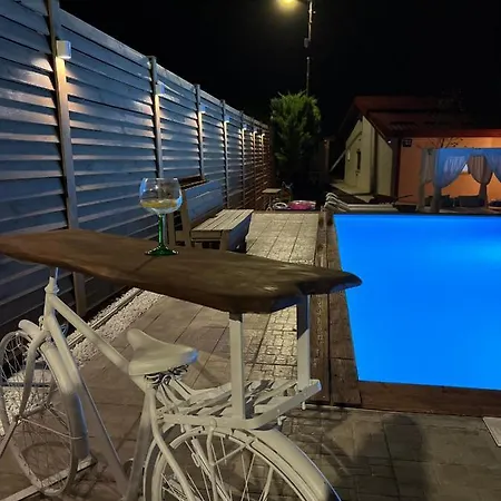 Willa Pool Garden-oaza